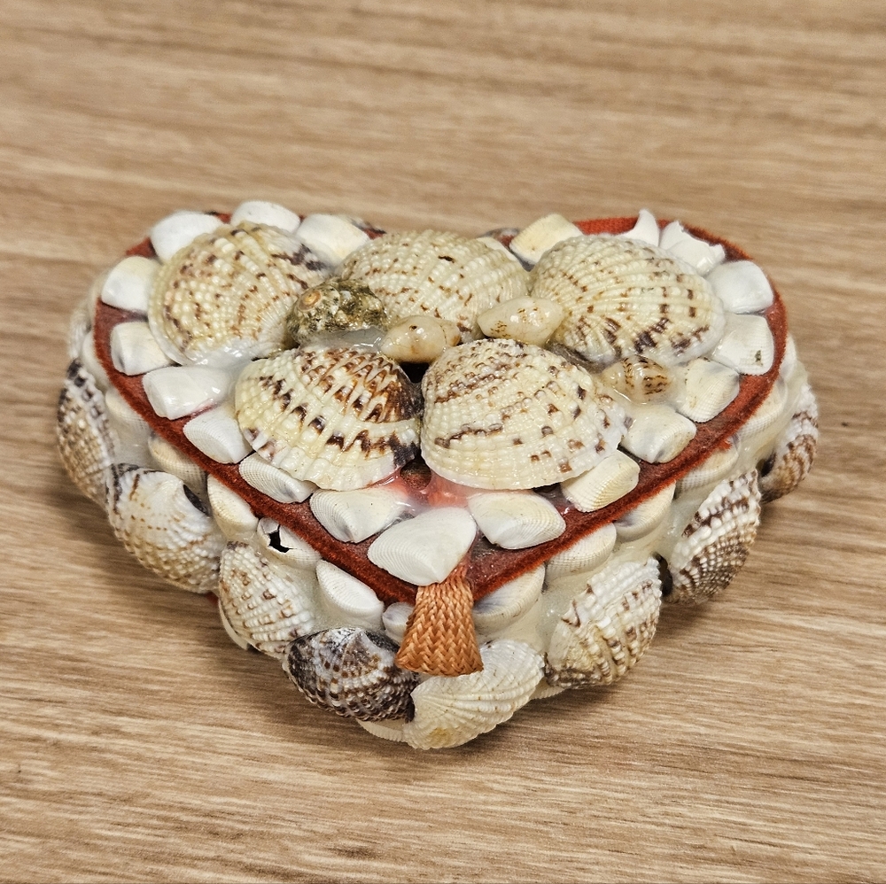 Vintage Heart-Shaped Seashell Trinket Box 4" x 3"